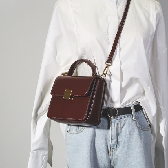 Handbags - LAST ONE burgundy square shoulder crossbody bag